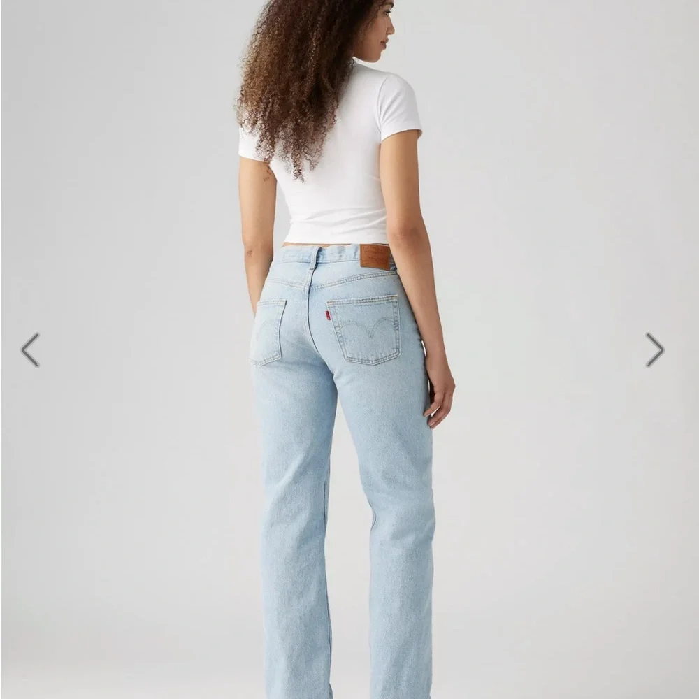 Levi's Women's Light Blue 501 90’s Jeans - Picture 2 of 6